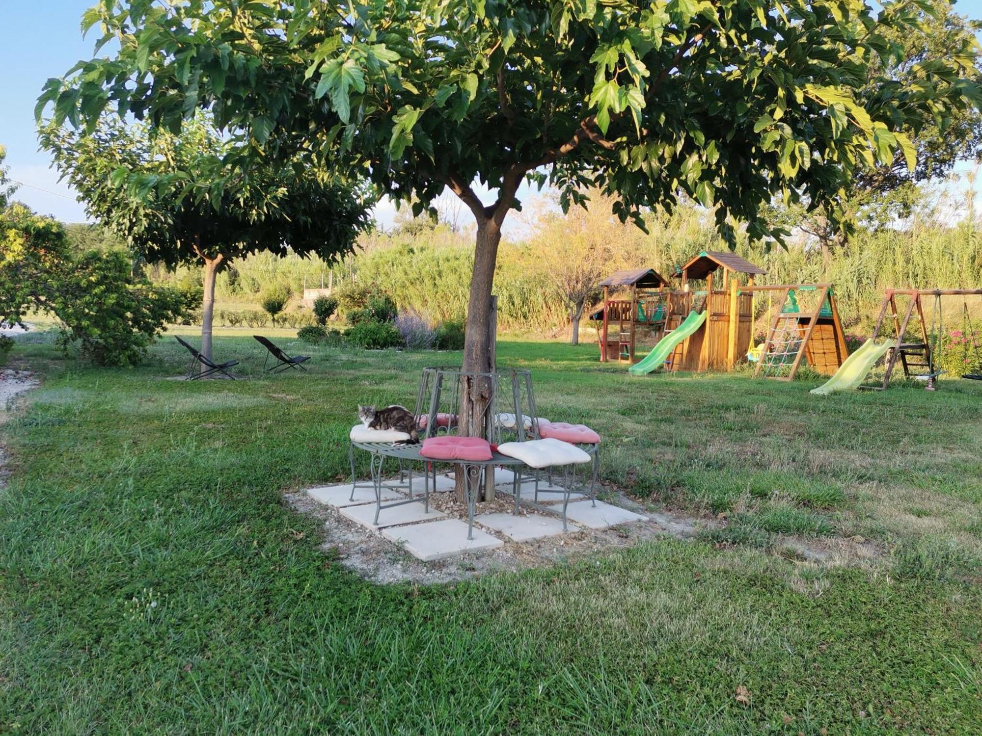 Gîte en Provence "Rose" Modene Extérieur photo