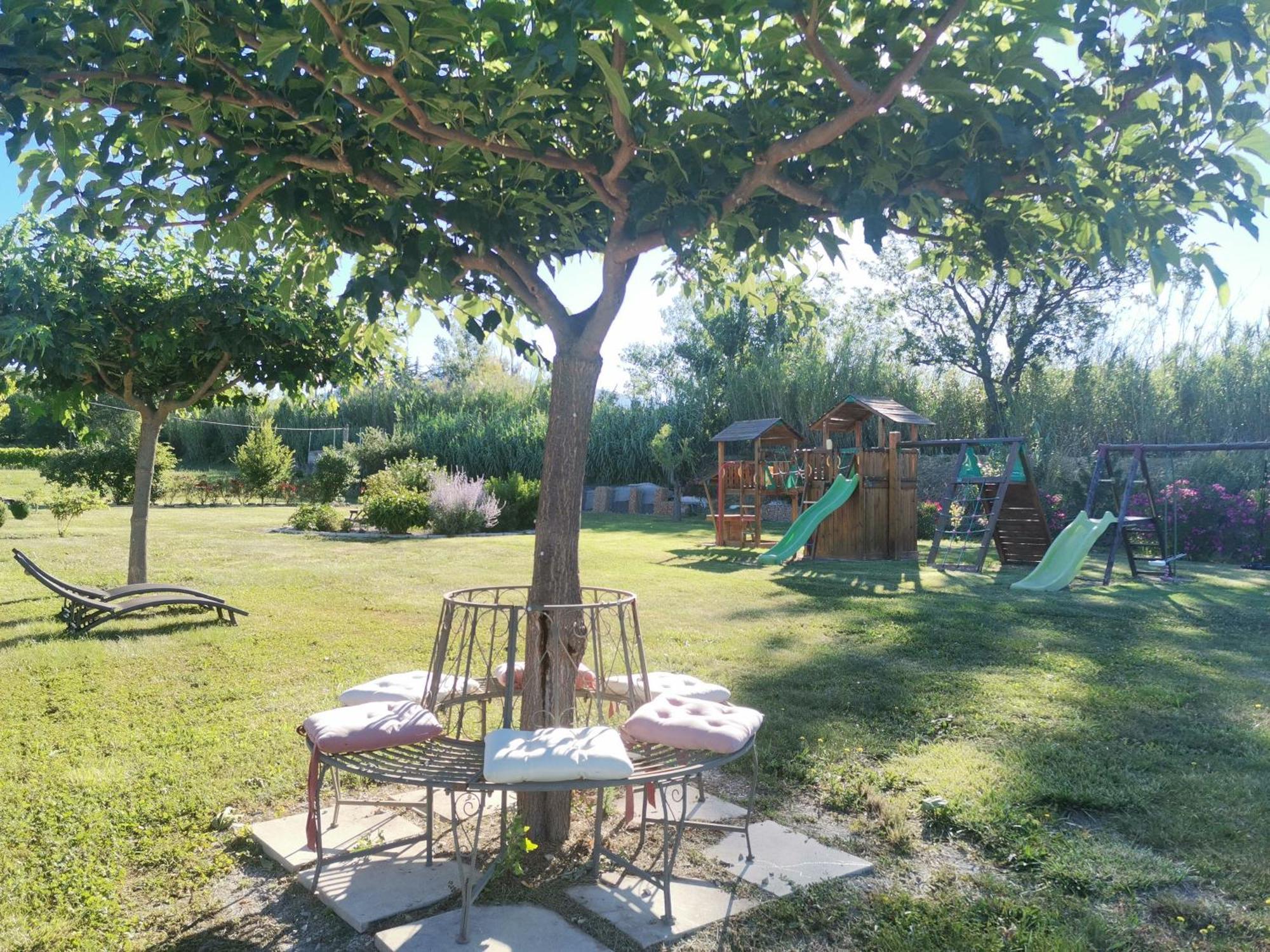 Gîte en Provence "Rose" Modene Extérieur photo